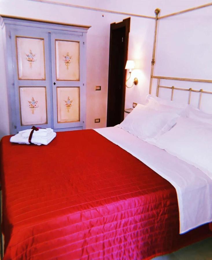 Lo Scrigno Barocco Bed & Breakfast Lecce Bagian luar foto