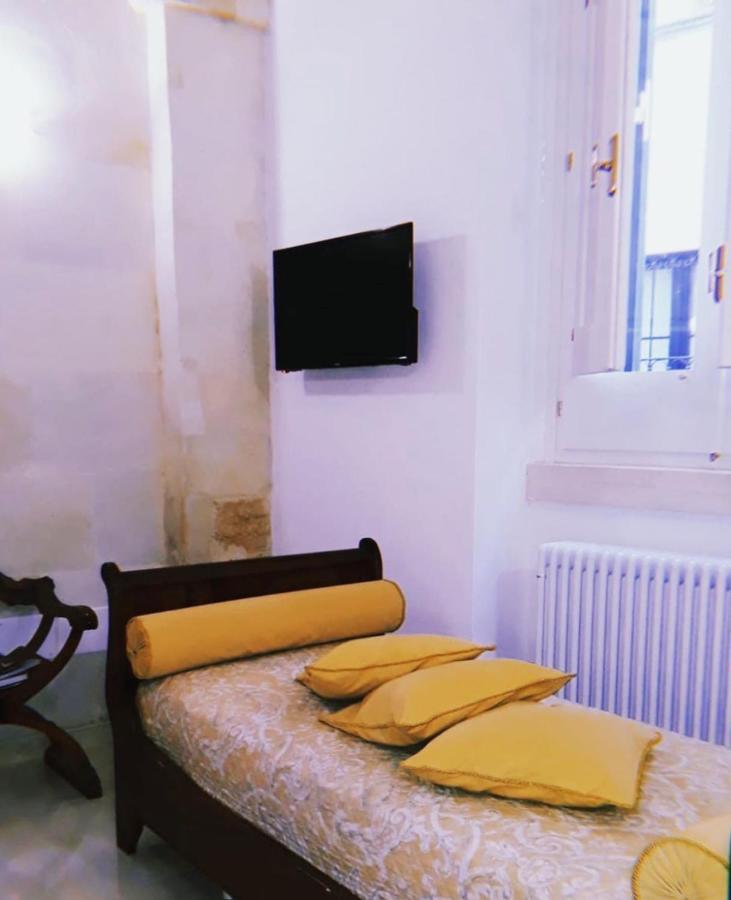 Lo Scrigno Barocco Bed & Breakfast Lecce Bagian luar foto