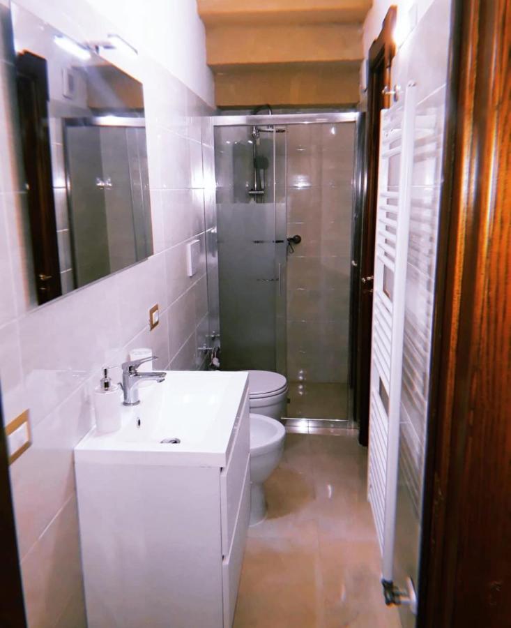 Lo Scrigno Barocco Bed & Breakfast Lecce Bagian luar foto