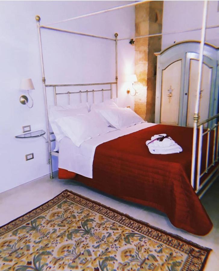 Lo Scrigno Barocco Bed & Breakfast Lecce Bagian luar foto