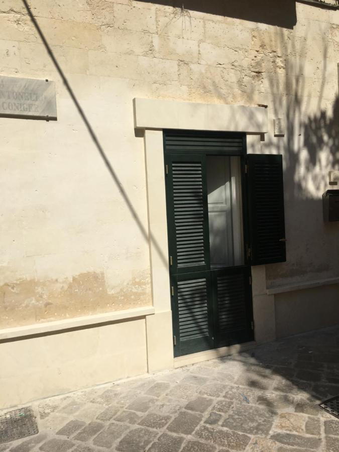 Lo Scrigno Barocco Bed & Breakfast Lecce Bagian luar foto