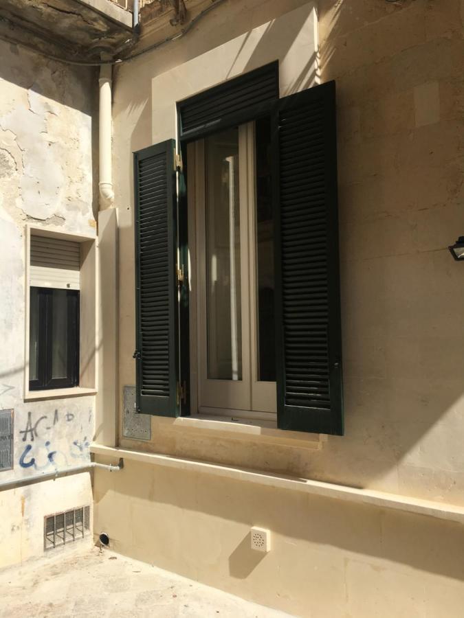 Lo Scrigno Barocco Bed & Breakfast Lecce Bagian luar foto