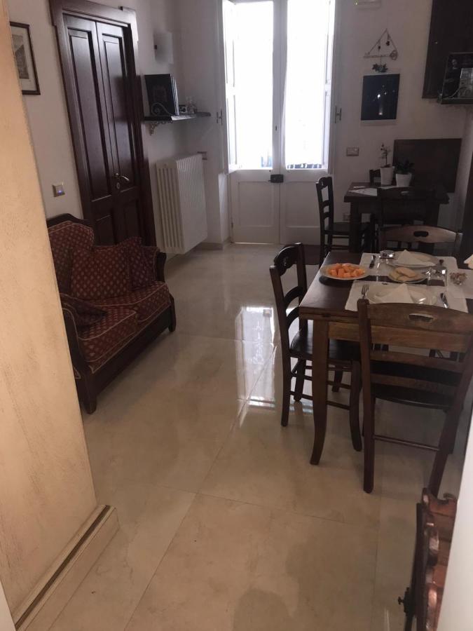 Lo Scrigno Barocco Bed & Breakfast Lecce Bagian luar foto