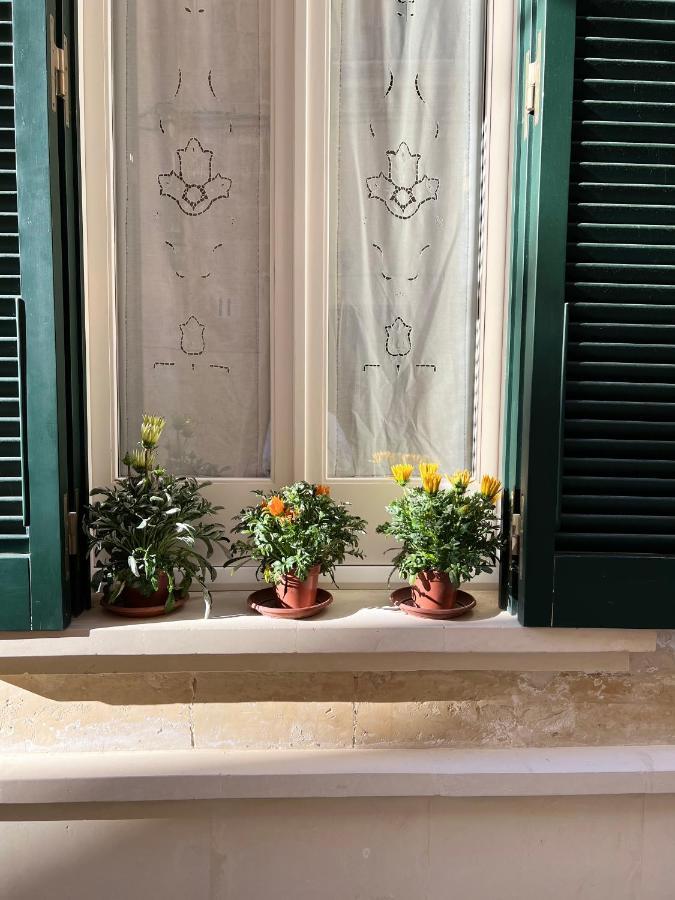 Lo Scrigno Barocco Bed & Breakfast Lecce Bagian luar foto